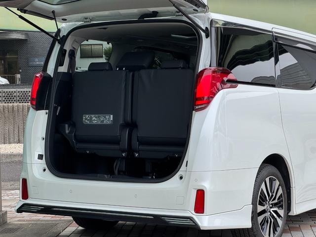 アルファード 　ＴＲＤエアロセット　ツインムーンルーフ　デジタルミラー　純正９インチディスプレイ　ナビキット　バックカメラ　１２．１イインチ後席ディスプレイ　スペアタイヤ　３眼ＬＥＤヘッドライト　ＢＳＭ　ＥＴＣ２．０（30枚目）