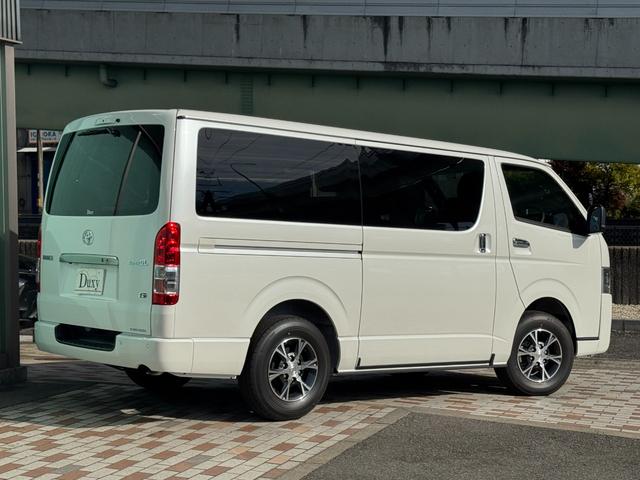 ハイエースバン ロングスーパーＧＬダークプライムＳ　４ＷＤ　デジタルインナーミラー　ＯＰ１５インチＡＷ　寒冷地仕様　両側パワースライドドア　専用ショックアブソーバー　ハーフレザーシート　ＬＥＤヘッド　ＬＥＤフォグ　スカッフプレート　ＡＣ１００Ｖ（28枚目）