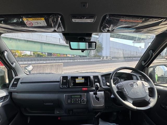ハイエースバン ロングスーパーＧＬダークプライムＳ　４ＷＤ　デジタルインナーミラー　ＯＰ１５インチＡＷ　寒冷地仕様　両側パワースライドドア　専用ショックアブソーバー　ハーフレザーシート　ＬＥＤヘッド　ＬＥＤフォグ　スカッフプレート　ＡＣ１００Ｖ（39枚目）