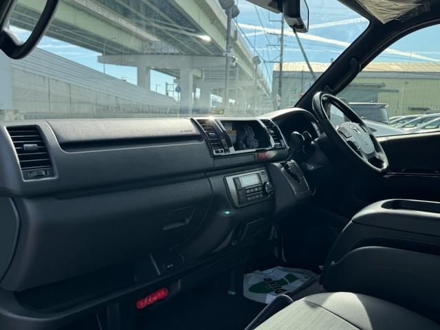 ハイエースバン ロングスーパーＧＬダークプライムＳ　４ＷＤ　デジタルインナーミラー　ＯＰ１５インチＡＷ　寒冷地仕様　両側パワースライドドア　専用ショックアブソーバー　ハーフレザーシート　ＬＥＤヘッド　ＬＥＤフォグ　スカッフプレート　ＡＣ１００Ｖ（38枚目）