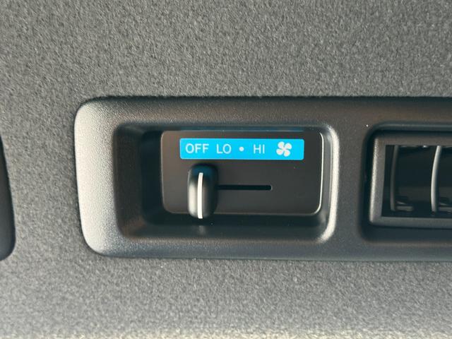 ハイエースバン ロングスーパーＧＬダークプライムＳ　デジタルインナーミラー　ディーゼル　両側パワースライドドア　パノマミックビューモニター　ハーフレザーシート　ＬＥＤヘッドランプ　フォグランプ　ＴＳＳ　クリアランスソナー　　ＡＣ１００Ｖ（46枚目）