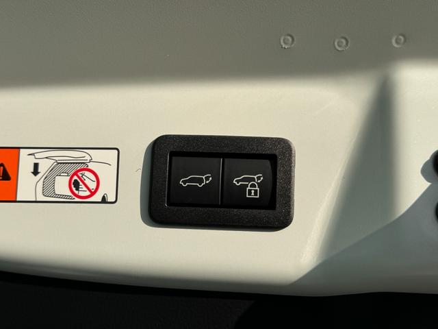 プリウス Ｚ　１２．３インチディスプレイ　モデリスタエアロ　パノマミックビューモニター　デジタルインナーミラー　２．０ＥＴＣ　アドバンスドパーク　ＢＳＭ　トヨタチームメイト　トヨタセーフティセンス　パワートランク（73枚目）