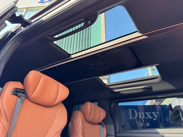 ヴェルファイアハイブリッド Ｚ　プレミア　左右独立式ムーンルーフ　１４インチコネクトナビ　パノラミックビューモニター　　トヨタメームメイト　ＨＵＤ　ＢＳＭ　デジタルミラー　１３．２型後席ディスプレイ　２．０ＥＴＣ　パワートランクドア（4枚目）