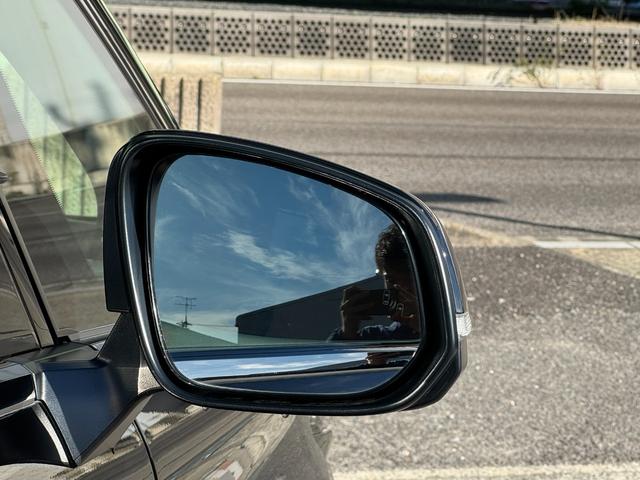 ヴェルファイアハイブリッド Ｚ　プレミア　左右独立式ムーンルーフ　１４インチコネクトナビ　パノラミックビューモニター　　トヨタメームメイト　ＨＵＤ　ＢＳＭ　デジタルミラー　１３．２型後席ディスプレイ　２．０ＥＴＣ　パワートランクドア（26枚目）