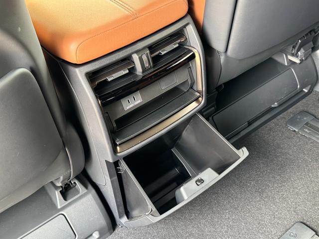 ヴェルファイアハイブリッド Ｚ　プレミア　左右独立式ムーンルーフ　１４インチコネクトナビ　パノラミックビューモニター　　トヨタメームメイト　ＨＵＤ　ＢＳＭ　デジタルミラー　１３．２型後席ディスプレイ　２．０ＥＴＣ　パワートランクドア（64枚目）