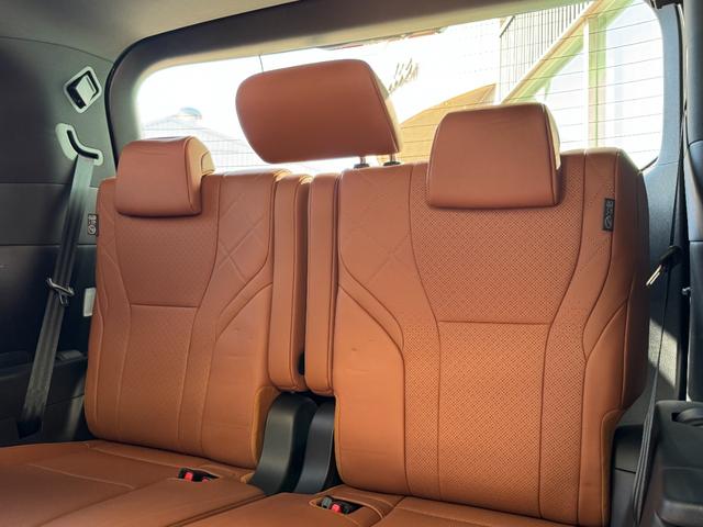 ヴェルファイアハイブリッド Ｚ　プレミア　左右独立式ムーンルーフ　１４インチコネクトナビ　パノラミックビューモニター　　トヨタメームメイト　ＨＵＤ　ＢＳＭ　デジタルミラー　１３．２型後席ディスプレイ　２．０ＥＴＣ　パワートランクドア（70枚目）