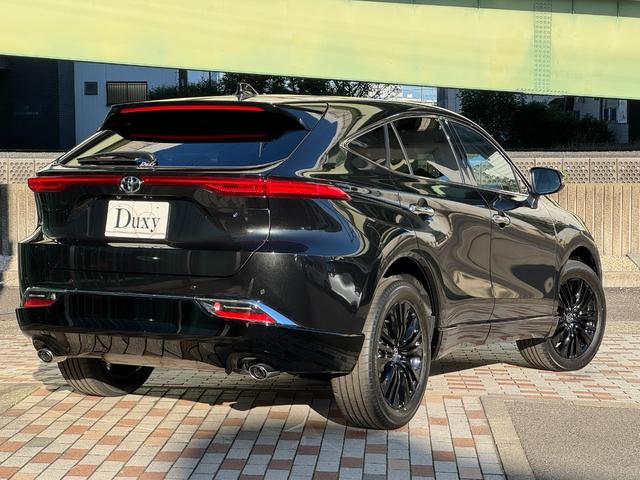 ハリアーハイブリッド Ｚ　レザーパッケージ・ナイトシェード　調光パノラマルーフ　ＪＢＬ　　寒冷地仕様　デジタルインナーミラー　全周囲カメラ　１２．３インチナビゲーション　ヘッドアップカラーディスプレイ　パワーバックドア　ナイトシェード専用１９インチＡＷ（22枚目）