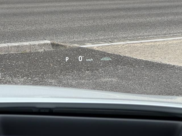 ハリアーハイブリッド Ｚ　レザーパッケージ・ナイトシェード　調光パノラマルーフ　ＪＢＬ　　寒冷地仕様　デジタルインナーミラー　全周囲カメラ　１２．３インチナビゲーション　ヘッドアップカラーディスプレイ　パワーバックドア　ナイトシェード専用１９インチＡＷ（38枚目）