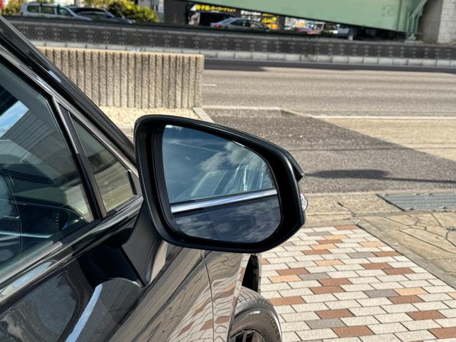 ハリアーハイブリッド Ｚ　レザーパッケージ・ナイトシェード　モデリスタエアロ　調光パノラマルーフ　ＪＢＬ　　寒冷地仕様　デジタルインナーミラー　全周囲カメラ　１２．３インチナビゲーション　ヘッドアップカラーディスプレイ　ナイトシェード専用１９インチＡＷ（11枚目）