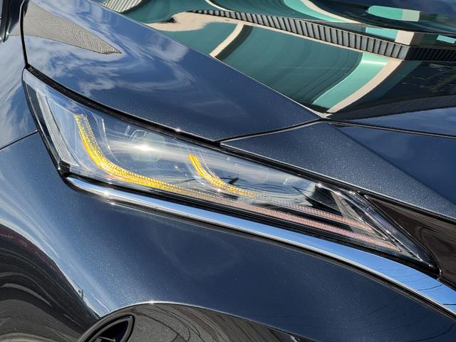 ハリアーハイブリッド Ｚ　レザーパッケージ・ナイトシェード　モデリスタエアロ　調光パノラマルーフ　ＪＢＬ　　寒冷地仕様　デジタルインナーミラー　全周囲カメラ　１２．３インチナビゲーション　ヘッドアップカラーディスプレイ　ナイトシェード専用１９インチＡＷ（13枚目）