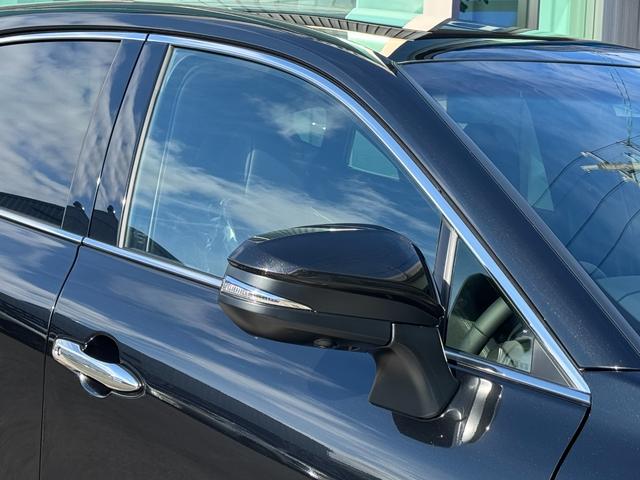 ハリアーハイブリッド Ｚ　レザーパッケージ・ナイトシェード　モデリスタエアロ　調光パノラマルーフ　ＪＢＬ　　寒冷地仕様　デジタルインナーミラー　全周囲カメラ　１２．３インチナビゲーション　ヘッドアップカラーディスプレイ　ナイトシェード専用１９インチＡＷ（17枚目）