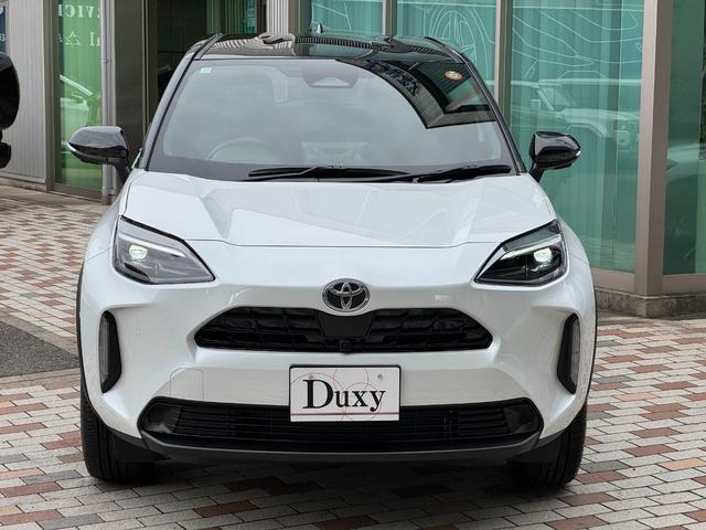 ヤリスクロス ハイブリッドＺ　８インチコネクティッドナビ　全方位カメラ　ブライドスポットモニター　純正１８インチＡＷ　ＬＥＤヘッドライト　トヨタチームメイト　パワーシート　ステアリングヒーター　シートヒーター　ＥＴＣ２．０（7枚目）