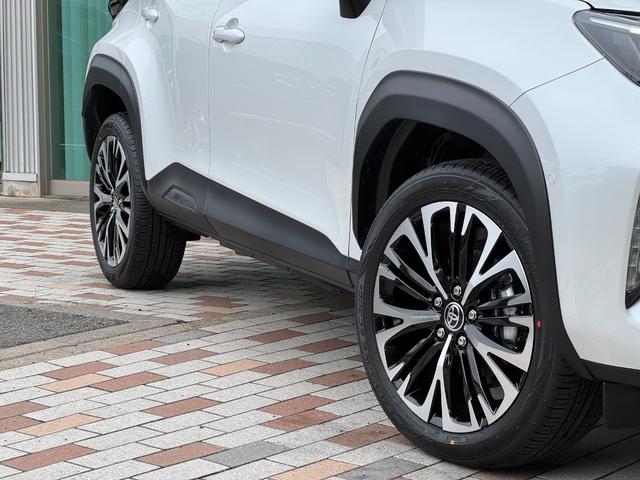 ヤリスクロス ハイブリッドＺ　８インチコネクティッドナビ　全方位カメラ　ブライドスポットモニター　純正１８インチＡＷ　ＬＥＤヘッドライト　トヨタチームメイト　パワーシート　ステアリングヒーター　シートヒーター　ＥＴＣ２．０（14枚目）