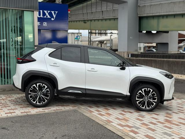 ヤリスクロス ハイブリッドＺ　８インチコネクティッドナビ　全方位カメラ　ブライドスポットモニター　純正１８インチＡＷ　ＬＥＤヘッドライト　トヨタチームメイト　パワーシート　ステアリングヒーター　シートヒーター　ＥＴＣ２．０（16枚目）