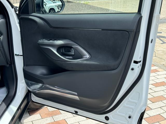 ヤリスクロス ハイブリッドＺ　８インチコネクティッドナビ　全方位カメラ　ブライドスポットモニター　純正１８インチＡＷ　ＬＥＤヘッドライト　トヨタチームメイト　パワーシート　ステアリングヒーター　シートヒーター　ＥＴＣ２．０（26枚目）