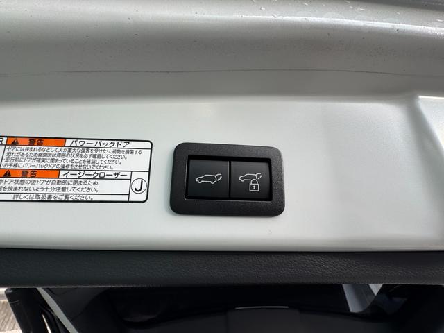 ���̓I�ȃt�H�����ƃf�U�C���̃o�����X���ۗ����܂����c�t�����g�t�F�C�X�̗͋����ƃT�C�h���C���̗����悤�Ȕ���������̂ƂȂ�A�����o�������Ȗ����������������܂����c�p�x�ɂ���ĈقȂ�\��������܂��I