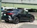 LEXUSロゴがリヤコンビネーションランプ上、車両センターについており、シンプルでわかりやすくモダンなイメージになっております☆