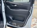 ブラック内装で高級感のある車内となっております☆