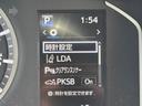 視認性と機能性に優れた現代的なメーターです☆彡瞬時に速度を把握でき、ドライバーの集中力を妨げません☆彡また、速度だけでなくナビ表示、警告情報、燃費や走行データなども統合表示できる多機能性も魅力的です☆