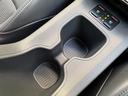 運転席と助手席にて、ドリンクホルダー付き☆