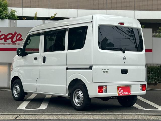 ＮＶ１００クリッパーバン 　アップル１年保証付　ワンオーナー　バイザー　ＡＵＴＯライト　フォグライト　ＵＳＢ電源ソケット　ゴムマット　ハイルーフ　車検９年１月まで　ディーラー記録簿　純正オーディーオ（4枚目）