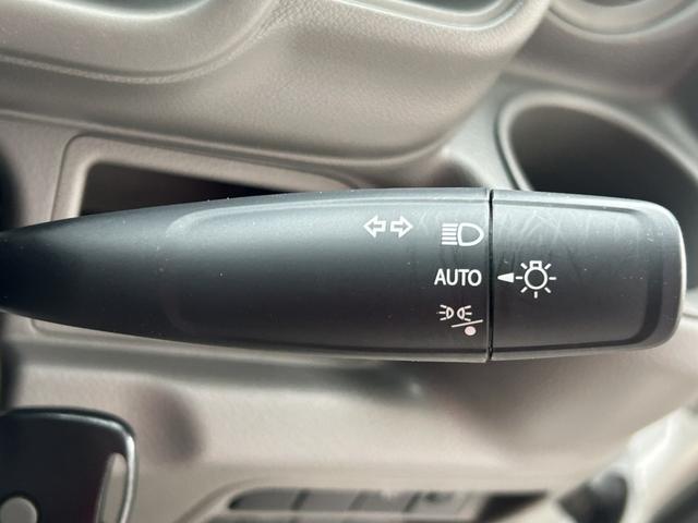 ＮＶ１００クリッパーバン 　アップル１年保証付　ワンオーナー　バイザー　ＡＵＴＯライト　フォグライト　ＵＳＢ電源ソケット　ゴムマット　ハイルーフ　車検９年１月まで　ディーラー記録簿　純正オーディーオ（21枚目）