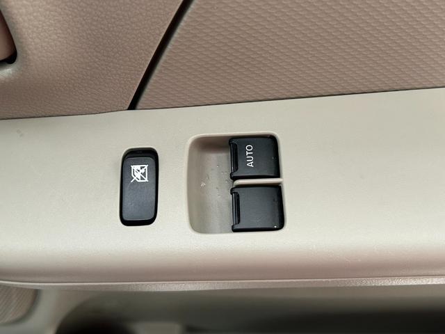 ＮＶ１００クリッパーバン 　アップル１年保証付　ワンオーナー　バイザー　ＡＵＴＯライト　フォグライト　ＵＳＢ電源ソケット　ゴムマット　ハイルーフ　車検９年１月まで　ディーラー記録簿　純正オーディーオ（25枚目）