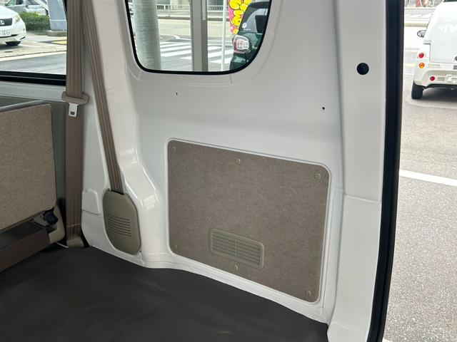 ＮＶ１００クリッパーバン 　アップル１年保証付　ワンオーナー　バイザー　ＡＵＴＯライト　フォグライト　ＵＳＢ電源ソケット　ゴムマット　ハイルーフ　車検９年１月まで　ディーラー記録簿　純正オーディーオ（32枚目）