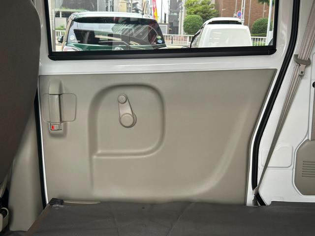 ＮＶ１００クリッパーバン 　アップル１年保証付　ワンオーナー　バイザー　ＡＵＴＯライト　フォグライト　ＵＳＢ電源ソケット　ゴムマット　ハイルーフ　車検９年１月まで　ディーラー記録簿　純正オーディーオ（36枚目）