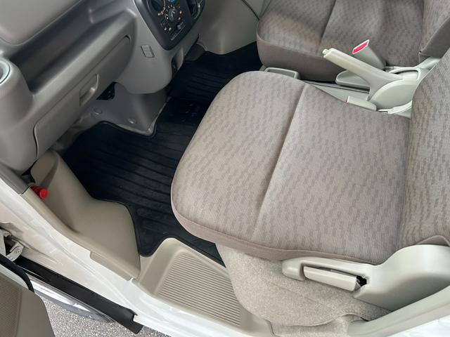 ＮＶ１００クリッパーバン 　アップル１年保証付　ワンオーナー　バイザー　ＡＵＴＯライト　フォグライト　ＵＳＢ電源ソケット　ゴムマット　ハイルーフ　車検９年１月まで　ディーラー記録簿　純正オーディーオ（37枚目）