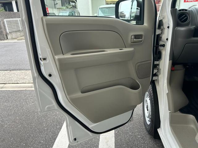 ＮＶ１００クリッパーバン 　アップル１年保証付　ワンオーナー　バイザー　ＡＵＴＯライト　フォグライト　ＵＳＢ電源ソケット　ゴムマット　ハイルーフ　車検９年１月まで　ディーラー記録簿　純正オーディーオ（38枚目）
