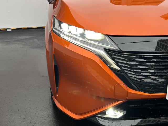オーラ Ｇ　ＦＯＵＲ　レザーエディション　アップル１年保証付　ワンオーナー　禁煙車　ＢＯＳＥサウンド　純正９インチナビ　フルセグＴＶ　レザーシート　シートヒーター　ワイヤレス充電　アラウンドビュー　ＢＳＭ　全方位運転支援システム　ＥＴＣ（9枚目）