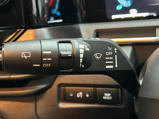 オーラ Ｇ　ＦＯＵＲ　レザーエディション　アップル１年保証付　ワンオーナー　禁煙車　ＢＯＳＥサウンド　純正９インチナビ　フルセグＴＶ　レザーシート　シートヒーター　ワイヤレス充電　アラウンドビュー　ＢＳＭ　全方位運転支援システム　ＥＴＣ（30枚目）