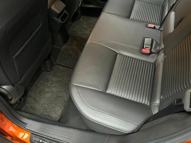 オーラ Ｇ　ＦＯＵＲ　レザーエディション　アップル１年保証付　ワンオーナー　禁煙車　ＢＯＳＥサウンド　純正９インチナビ　フルセグＴＶ　レザーシート　シートヒーター　ワイヤレス充電　アラウンドビュー　ＢＳＭ　全方位運転支援システム　ＥＴＣ（45枚目）