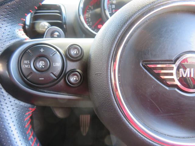 ＭＩＮＩ ジョンクーパーワークス　クラブマン　４ＷＤ　ＥＴＣ　バックカメラ　ナビ　クリアランスソナー　オートクルーズコントロール　衝突被害軽減システム　オートライト　アルミホイール　スマートキー　シートヒーター　ＬＥＤヘッドランプ（7枚目）