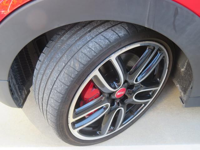 ＭＩＮＩ ジョンクーパーワークス　クラブマン　４ＷＤ　ＥＴＣ　バックカメラ　ナビ　クリアランスソナー　オートクルーズコントロール　衝突被害軽減システム　オートライト　アルミホイール　スマートキー　シートヒーター　ＬＥＤヘッドランプ（25枚目）