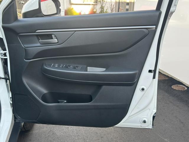 WR-V X メーカー保証継承 禁煙車 ナビ装着用スペシャルパッケージ バックモニター LEDヘッド ホンダセンシング スマートキー×2 フロアマット 車検R7年10月まで(30枚目)