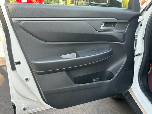 WR-V X メーカー保証継承 禁煙車 ナビ装着用スペシャルパッケージ バックモニター LEDヘッド ホンダセンシング スマートキー×2 フロアマット 車検R7年10月まで(42枚目)