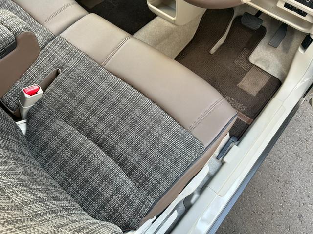 アルトラパンＬＣ Ｘ　アップル１年保証付　ワンオーナー　禁煙車　シートヒーター　純正８インチナビ　フルセグＴＶ　全方位カメラ　ＥＴＣ　ブラウンルーフ　ＬＥＤヘッドライト　スマートキー　車検Ｒ９年９月まで　ハーフレザー（13枚目）