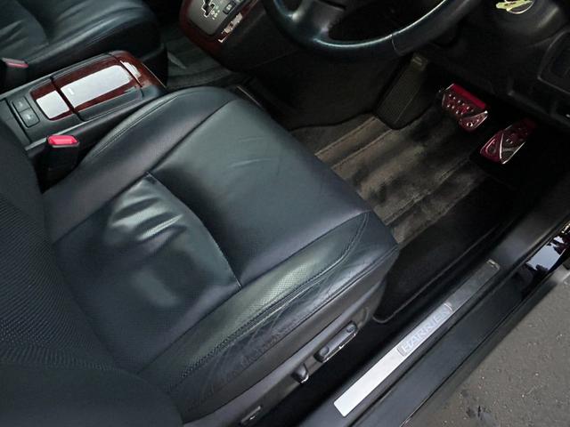 ハリアー ２４０Ｇ　Ｌパッケージ　ワンオーナー　禁煙車　ＨＩＤヘッドライト　メーカーナビ　バックモニター　ブラックレザーシート　ＥＴＣ　前席パワーシート　シートヒーター　コーナーセンサー　木目パネル　ドラレコ　ステアリングＳＷ（12枚目）