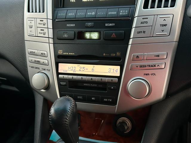 ハリアー ２４０Ｇ　Ｌパッケージ　ワンオーナー　禁煙車　ＨＩＤヘッドライト　メーカーナビ　バックモニター　ブラックレザーシート　ＥＴＣ　前席パワーシート　シートヒーター　コーナーセンサー　木目パネル　ドラレコ　ステアリングＳＷ（18枚目）