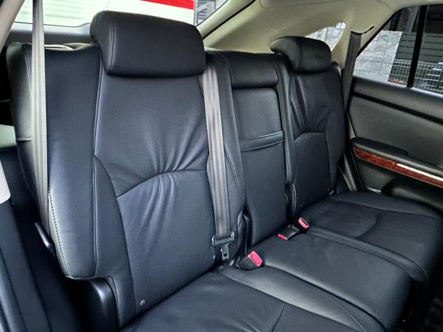 ハリアー ２４０Ｇ　Ｌパッケージ　ワンオーナー　禁煙車　ＨＩＤヘッドライト　メーカーナビ　バックモニター　ブラックレザーシート　ＥＴＣ　前席パワーシート　シートヒーター　コーナーセンサー　木目パネル　ドラレコ　ステアリングＳＷ（33枚目）