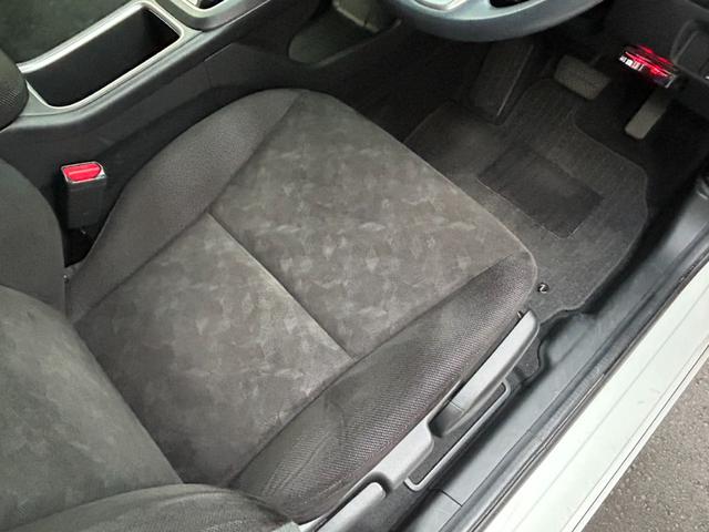 シャトル ハイブリッド　アップル１年保証付　車検整備付　禁煙車　社外ナビ　バックカメラ　ＥＴＣ　サイドバイザー　電格ミラー　取説　保証書　スペアキー（12枚目）