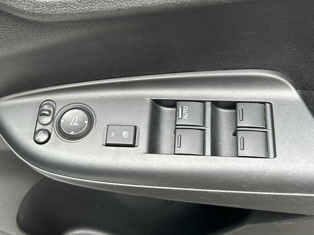 シャトル ハイブリッド　アップル１年保証付　車検整備付　禁煙車　社外ナビ　バックカメラ　ＥＴＣ　サイドバイザー　電格ミラー　取説　保証書　スペアキー（25枚目）