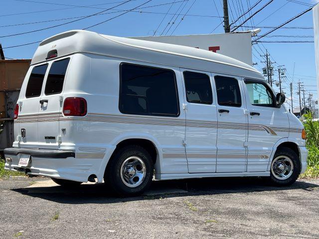 ダッジ・バン RAM1500ミディアム スタークラフト 新車並行証明書 3Dイルミネーション 10.1インチディスプレイオーディオBカメラRモニター4CPベージュレザー エクストラベット付電動3rdソファーベット(4枚目)