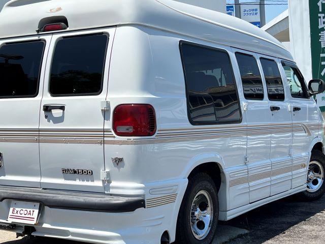 ダッジ・バン RAM1500ミディアム スタークラフト 新車並行証明書 3Dイルミネーション 10.1インチディスプレイオーディオBカメラRモニター4CPベージュレザー エクストラベット付電動3rdソファーベット(5枚目)