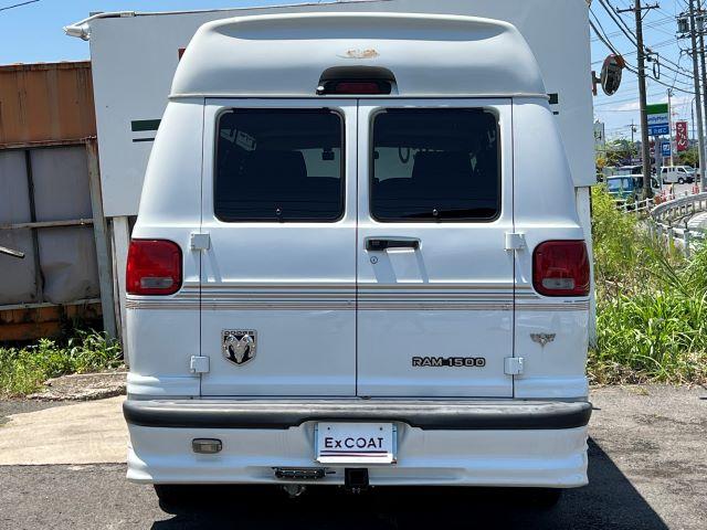 ダッジ・バン RAM1500ミディアム スタークラフト 新車並行証明書 3Dイルミネーション 10.1インチディスプレイオーディオBカメラRモニター4CPベージュレザー エクストラベット付電動3rdソファーベット(6枚目)