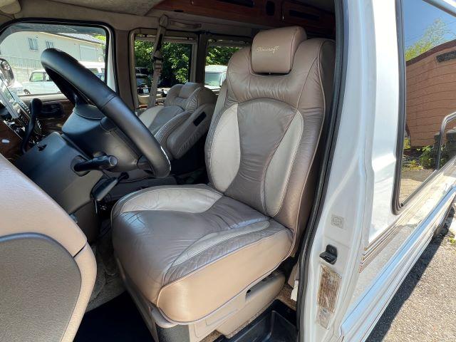 ダッジ・バン RAM1500ミディアム スタークラフト 新車並行証明書 3Dイルミネーション 10.1インチディスプレイオーディオBカメラRモニター4CPベージュレザー エクストラベット付電動3rdソファーベット(8枚目)