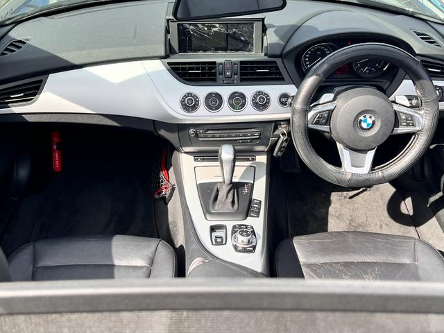 Ｚ４ ｓＤｒｉｖｅ２３ｉ　ブラックレザーＳ　パワーシート　シートヒーター　ＨＩＤ　電動オープン　スマートキー　プッシュスタート　令和７年１月オルタネーター、バッテリー交換　ソレノイドバルブ　カムシャフトセンサー交換済み（7枚目）