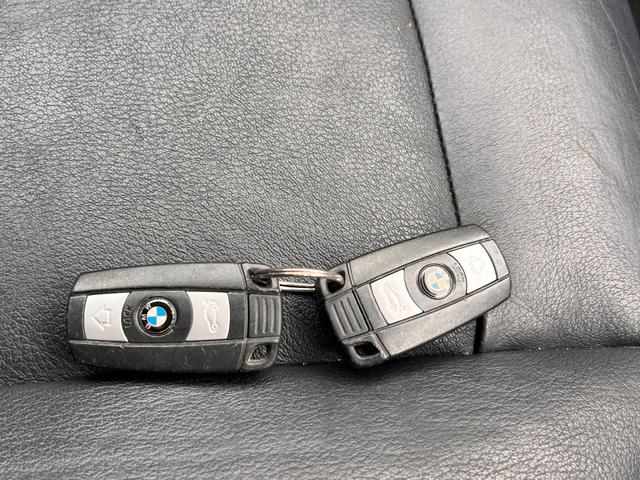 Ｚ４ ｓＤｒｉｖｅ２３ｉ　ブラックレザーＳ　パワーシート　シートヒーター　ＨＩＤ　電動オープン　スマートキー　プッシュスタート　令和７年１月オルタネーター、バッテリー交換　ソレノイドバルブ　カムシャフトセンサー交換済み（22枚目）